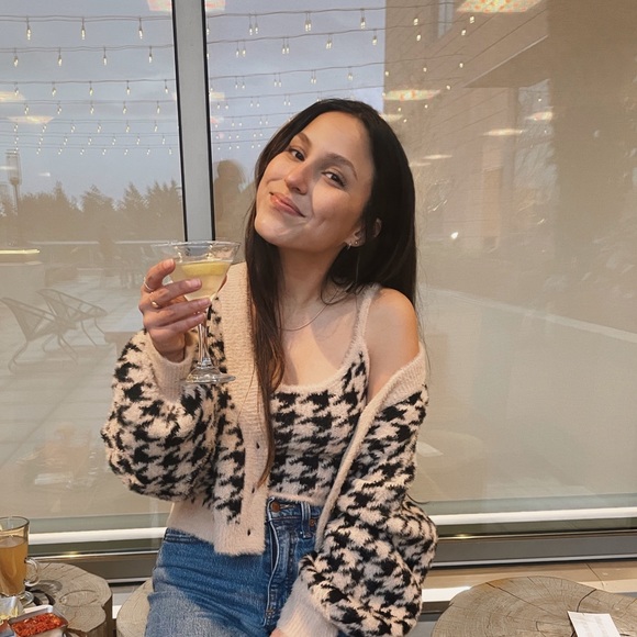 Meet your Posher, Michaela - Picture 1 of 1